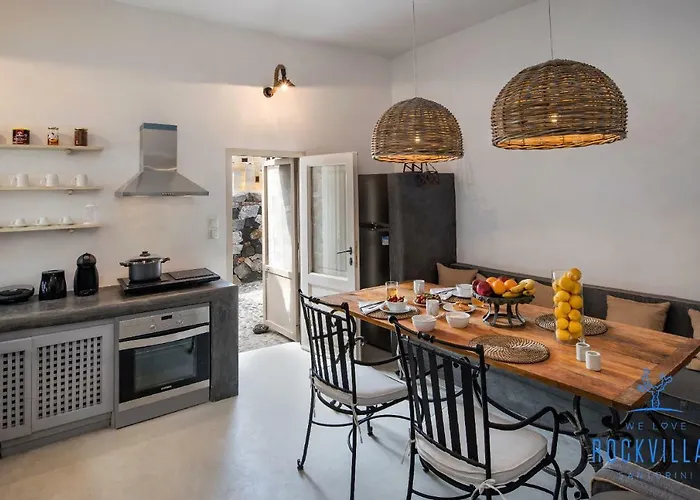 Rock Complex - Castleview - 2 Jacuzzis * Emporio (Santorini)