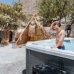 Rock Complex - Castleview - 2 Jacuzzis فيلة Emporio (Santorini)