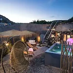 Rock Complex - Castleview - 2 Jacuzzis * Emporio (Santorini)