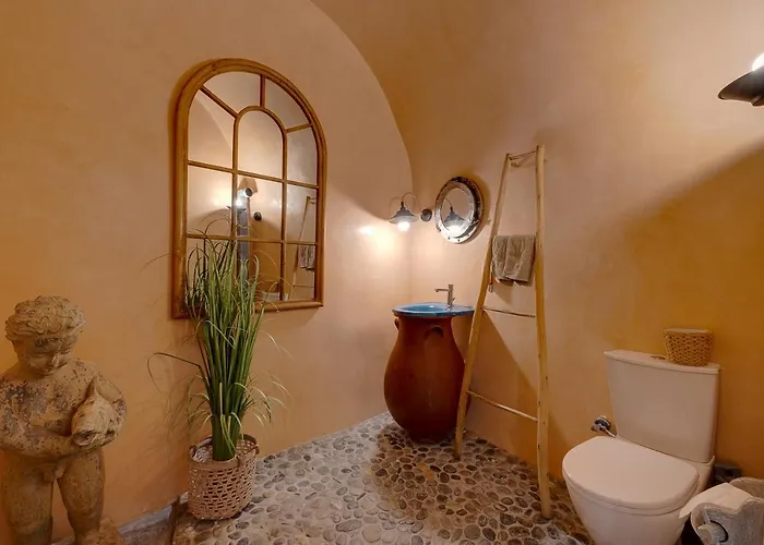 فيلة Rock Complex - Castleview - 2 Jacuzzis Emporio (Santorini)