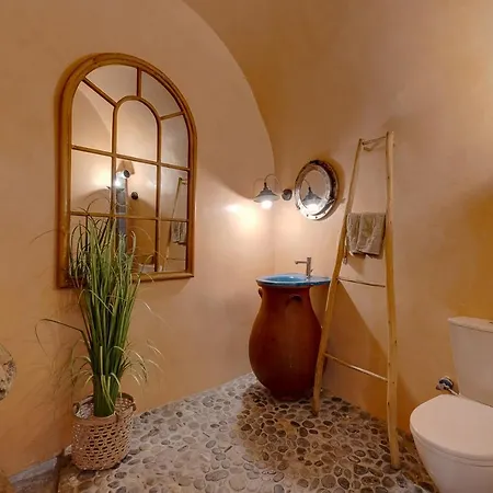 Villa Rock Complex - Private Luxe Retreat - Castle And Sea View Emporio (Santorini)