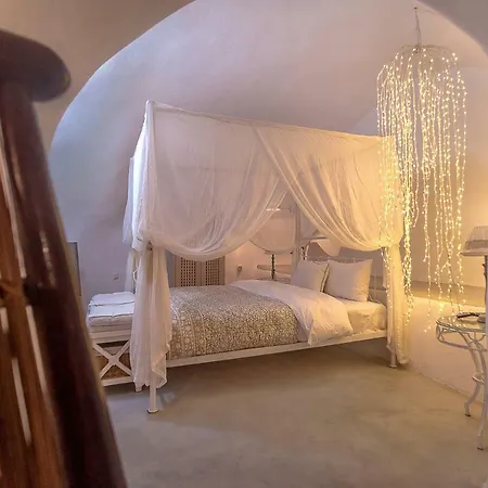 Rock Complex - Private Luxe Retreat - Castle And Sea View Villa Emporio (Santorini)